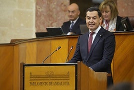 Juanma Moreno este miércoles en el Parlamento andaluz.