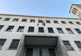 Condenan a cuatro años de prisión a los dos atracadores de la oficina de recaudación de Las Norias