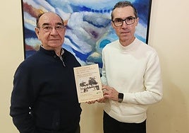 Natalio Camarero y José Alberto Maroto junto a su libro