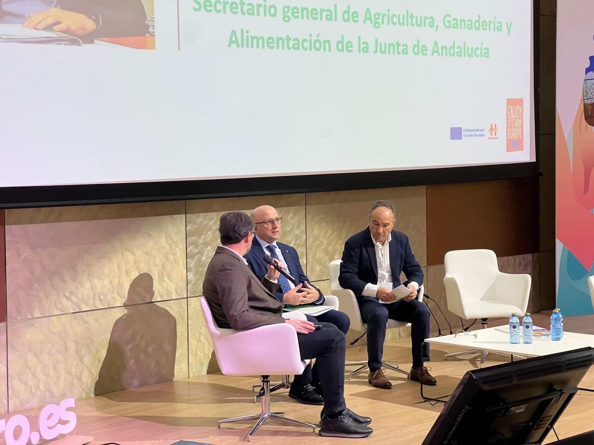 Participación del secretario general de la Consejería de Agricultura en el congreso.