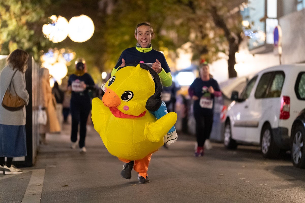 Encuéntrate en la carrera nocturna de disfraces de Granada