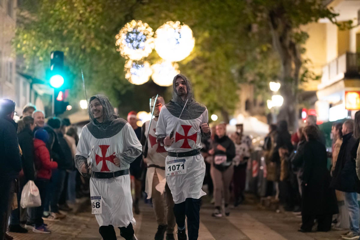 Encuéntrate en la carrera nocturna de disfraces de Granada