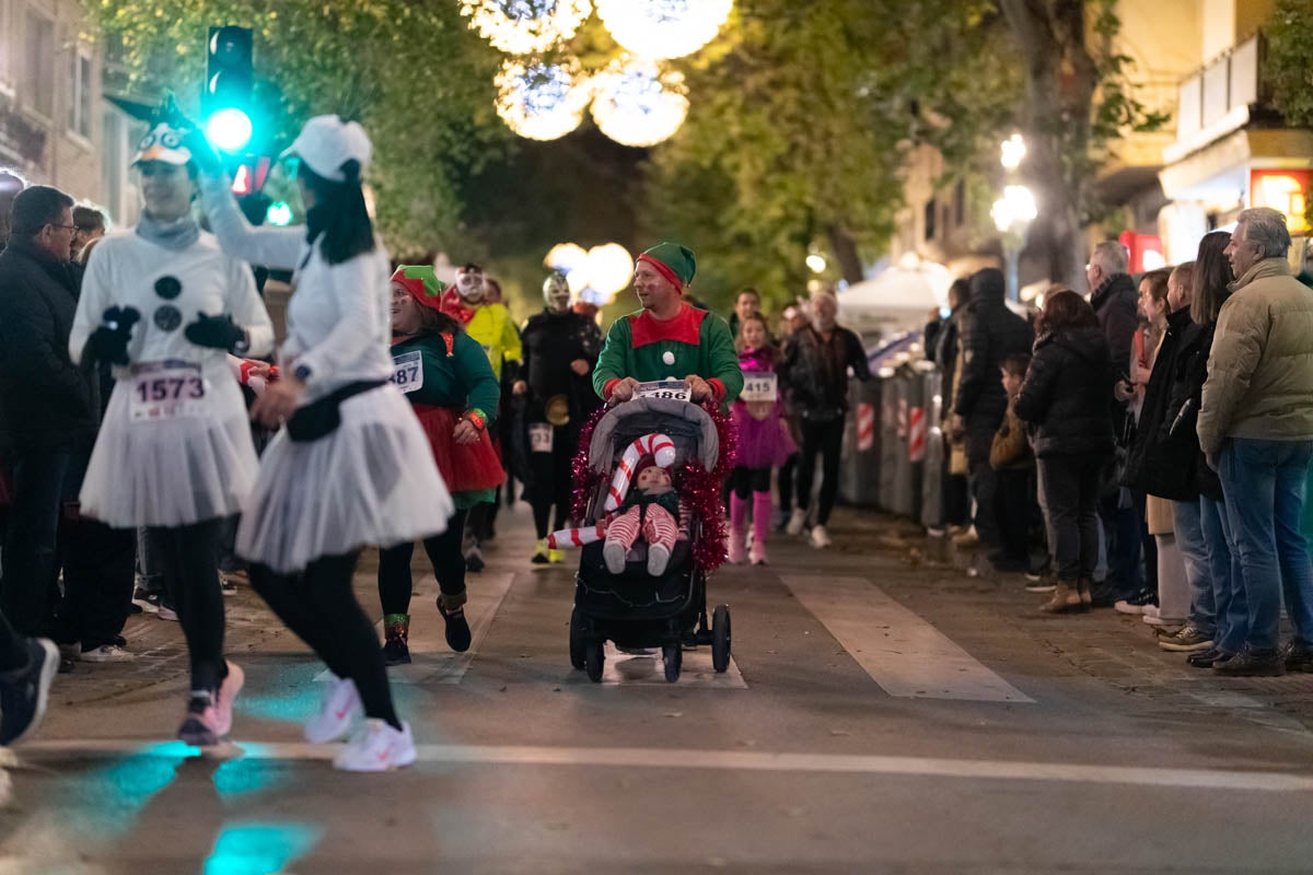 Encuéntrate en la carrera nocturna de disfraces de Granada