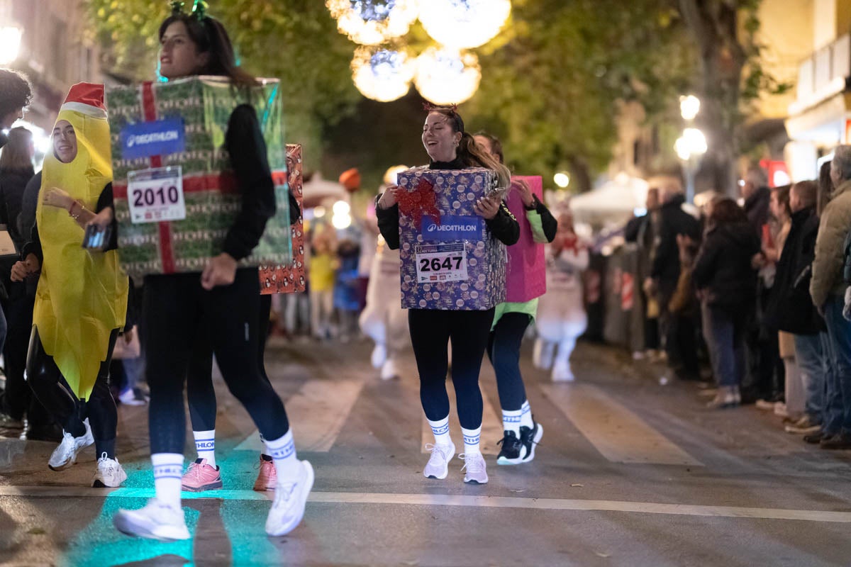 Encuéntrate en la carrera nocturna de disfraces de Granada