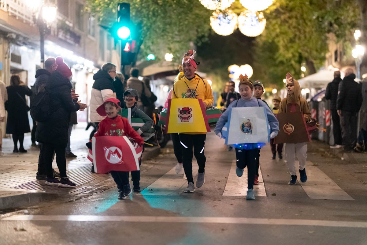 Encuéntrate en la carrera nocturna de disfraces de Granada