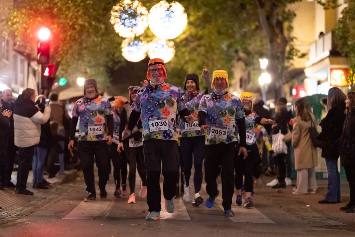 Encuéntrate en la carrera nocturna de disfraces de Granada