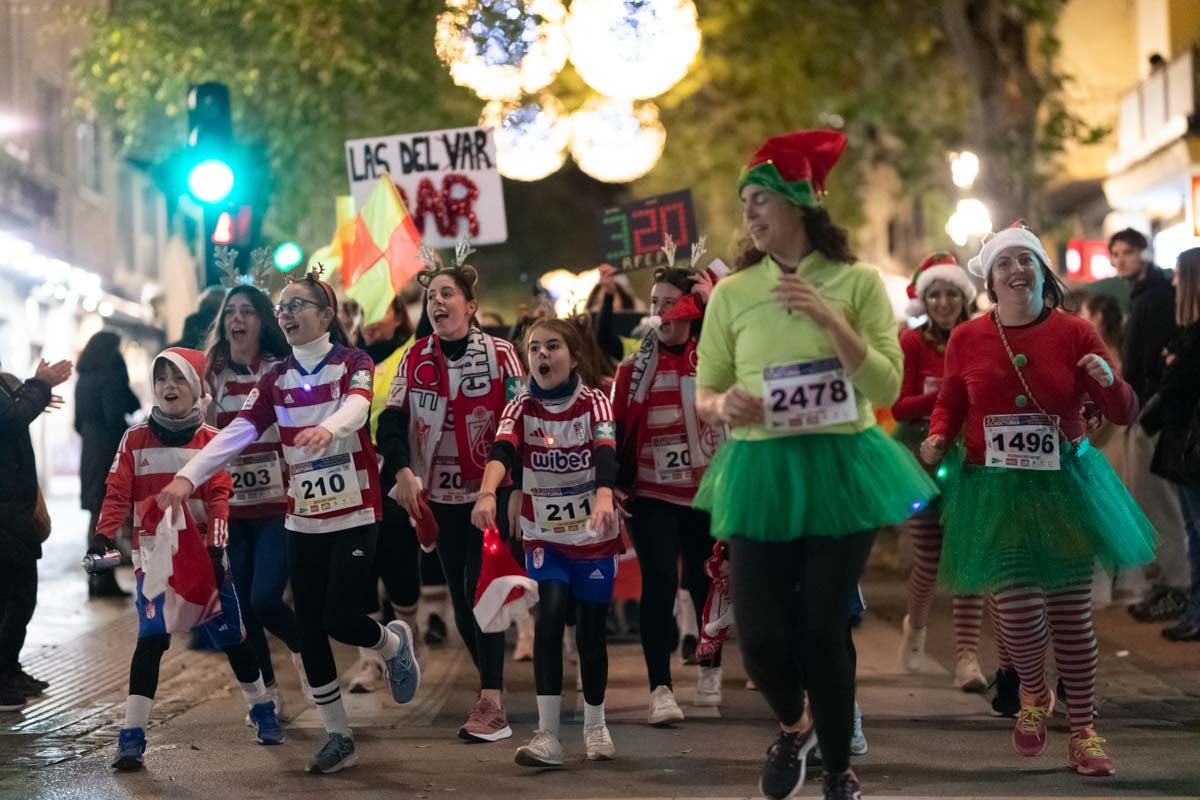 Encuéntrate en la carrera nocturna de disfraces de Granada