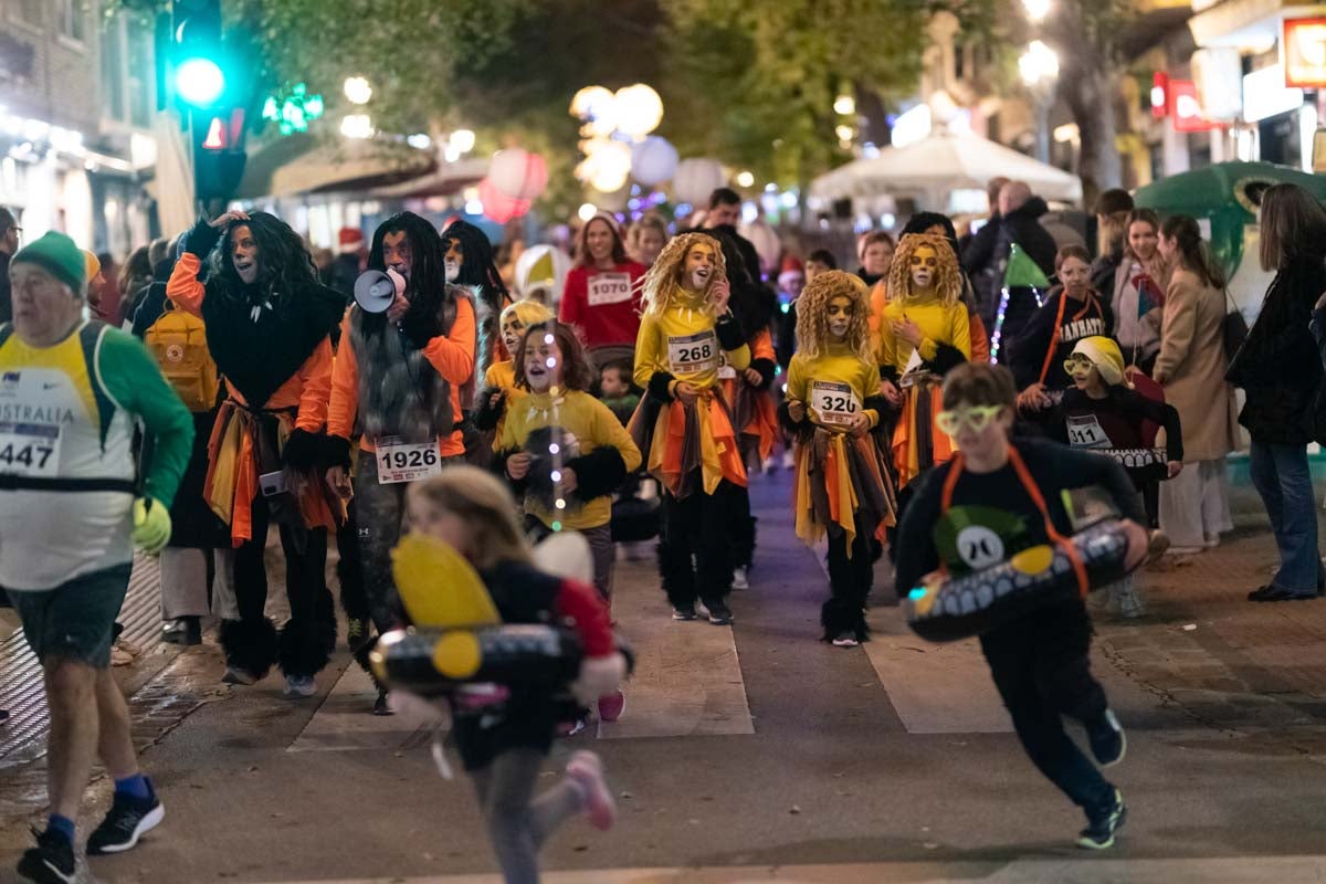 Encuéntrate en la carrera nocturna de disfraces de Granada