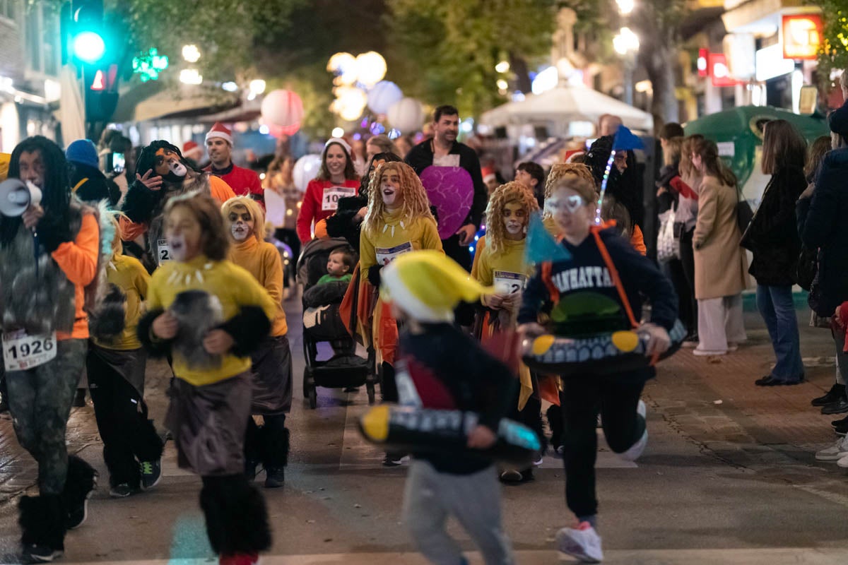 Encuéntrate en la carrera nocturna de disfraces de Granada