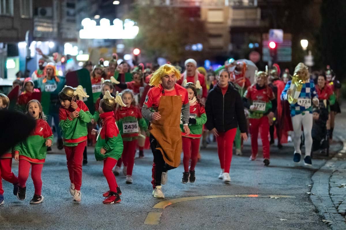 Encuéntrate en la carrera nocturna de disfraces de Granada