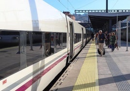 Almería estrena su nueva conexión de tren con Madrid, ahora en Alta Velocidad sin AVE