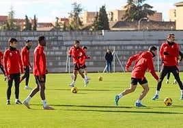 Un instante del último entrenamiento del Granada previo a la visita al Oviedo.