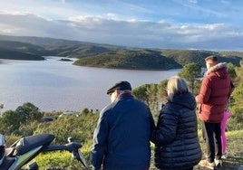 El embalse del Rumblar, en Baños de la Encina, durante la primavera pasada.