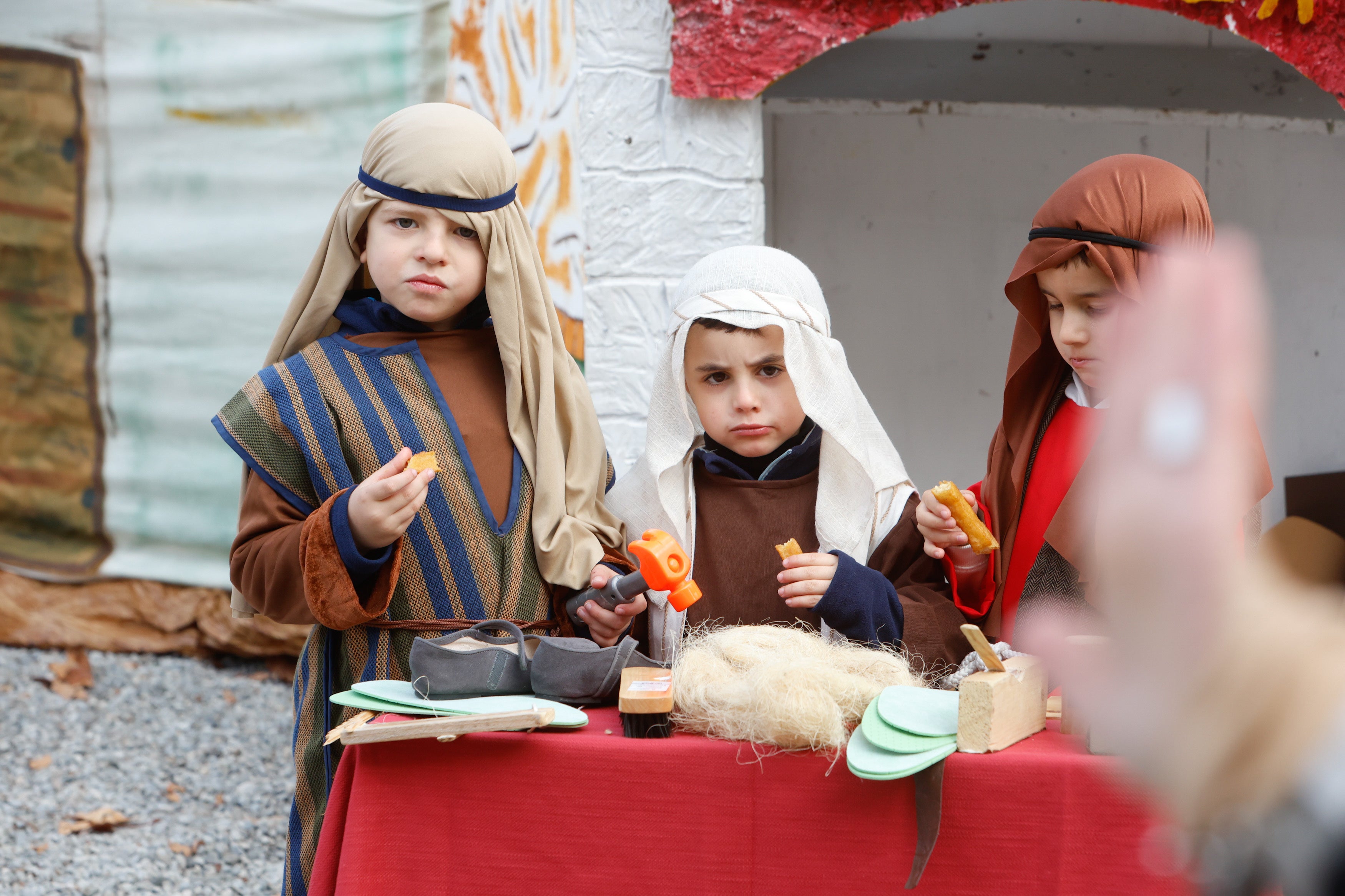 Las imágenes del belén viviente del colegio granadino Siervas del Evangelio