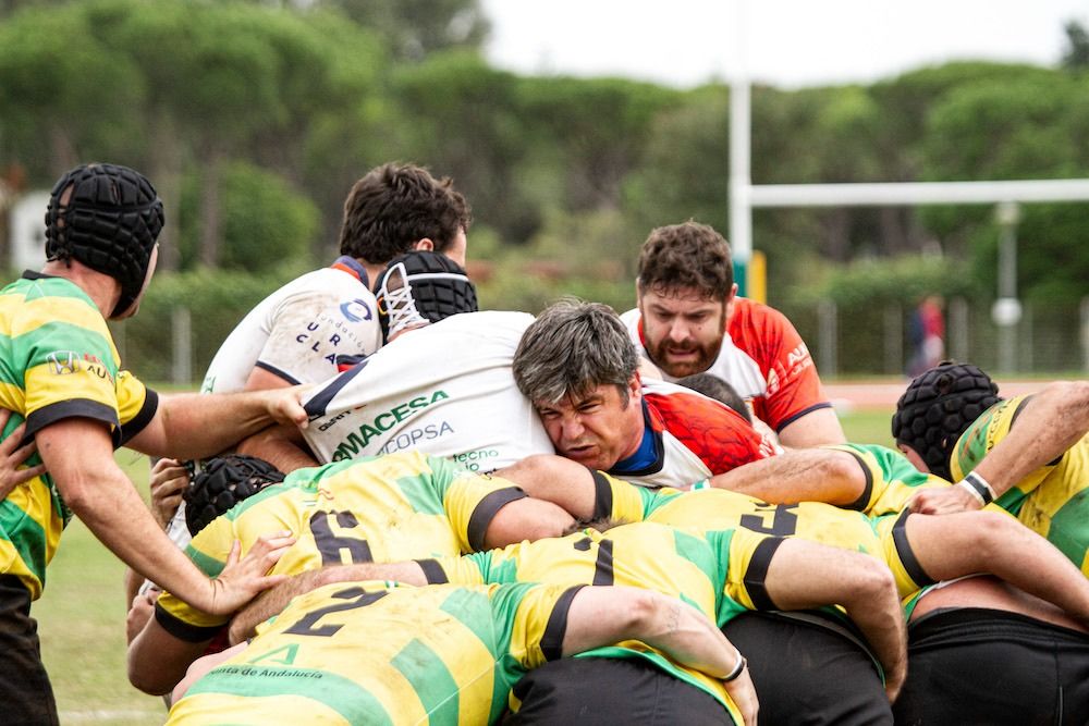 El equipo almeriense no pudo con Tartessos, rival directo.