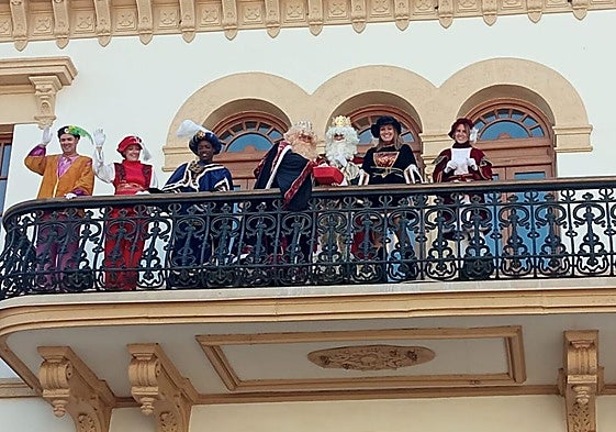 Visita de los Reyes Magos a la sede del Instituto Andaluz de la Mujer en Almería.