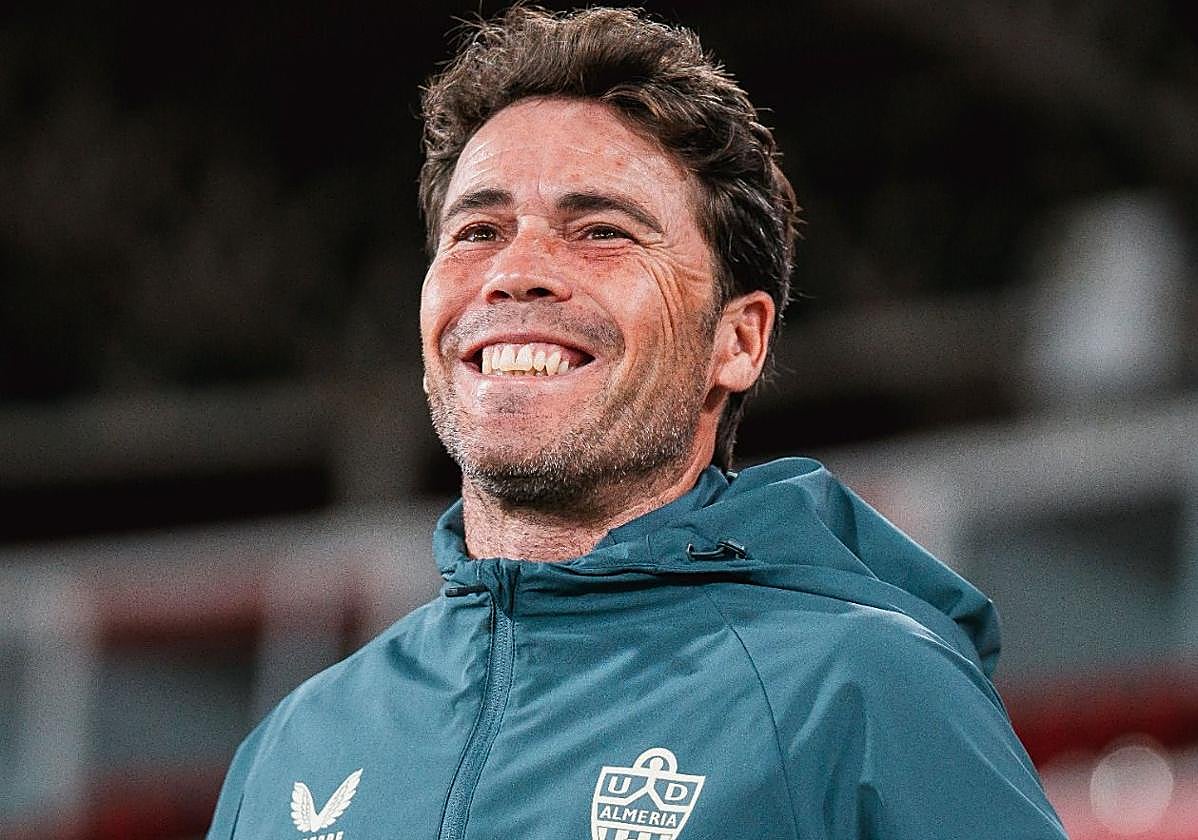 Rubi sonriente en el UD Almería Stadium