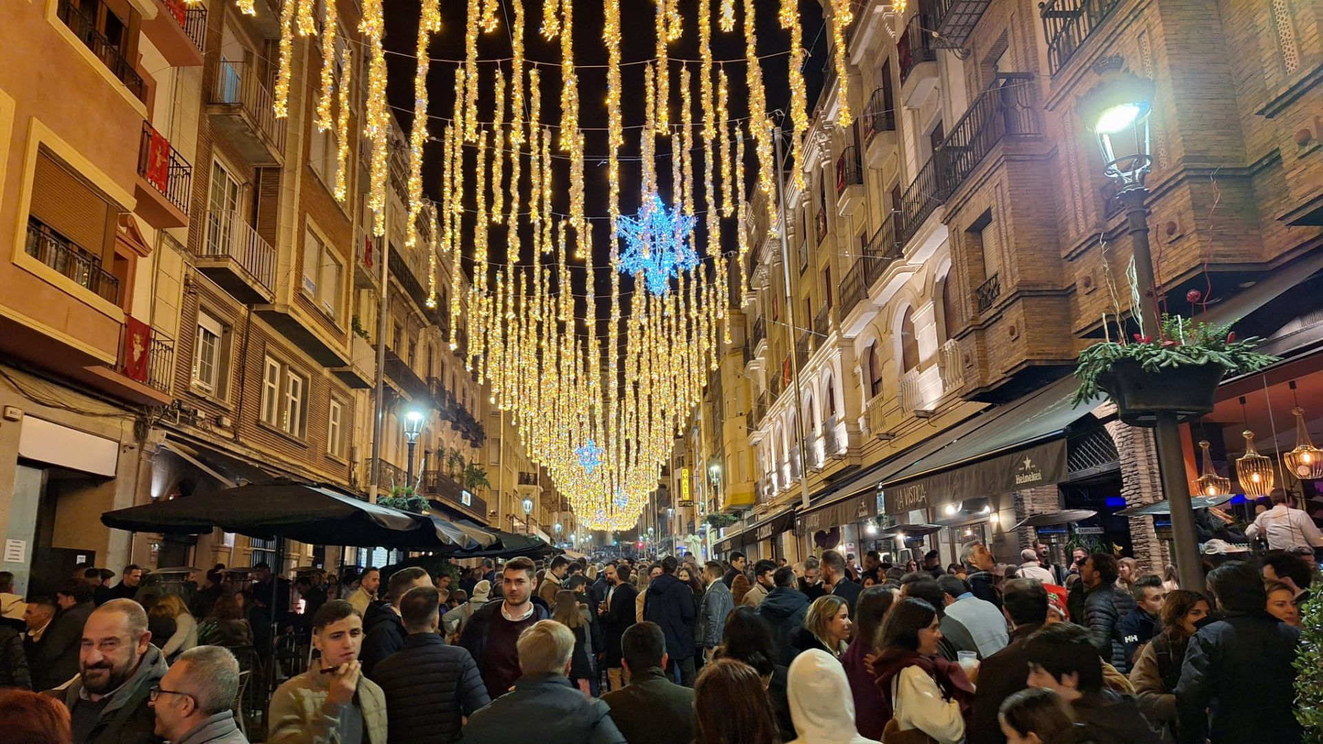 Ambiente navideño en el centro de la capita.