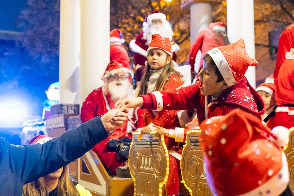 Las imágenes de la cabalgata de Papá Noel en Granada