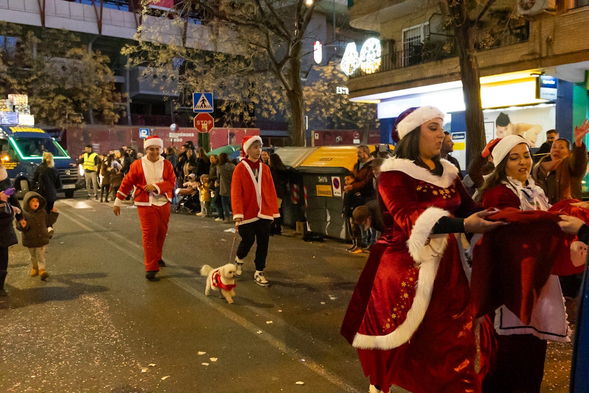 Las imágenes de la cabalgata de Papá Noel en Granada