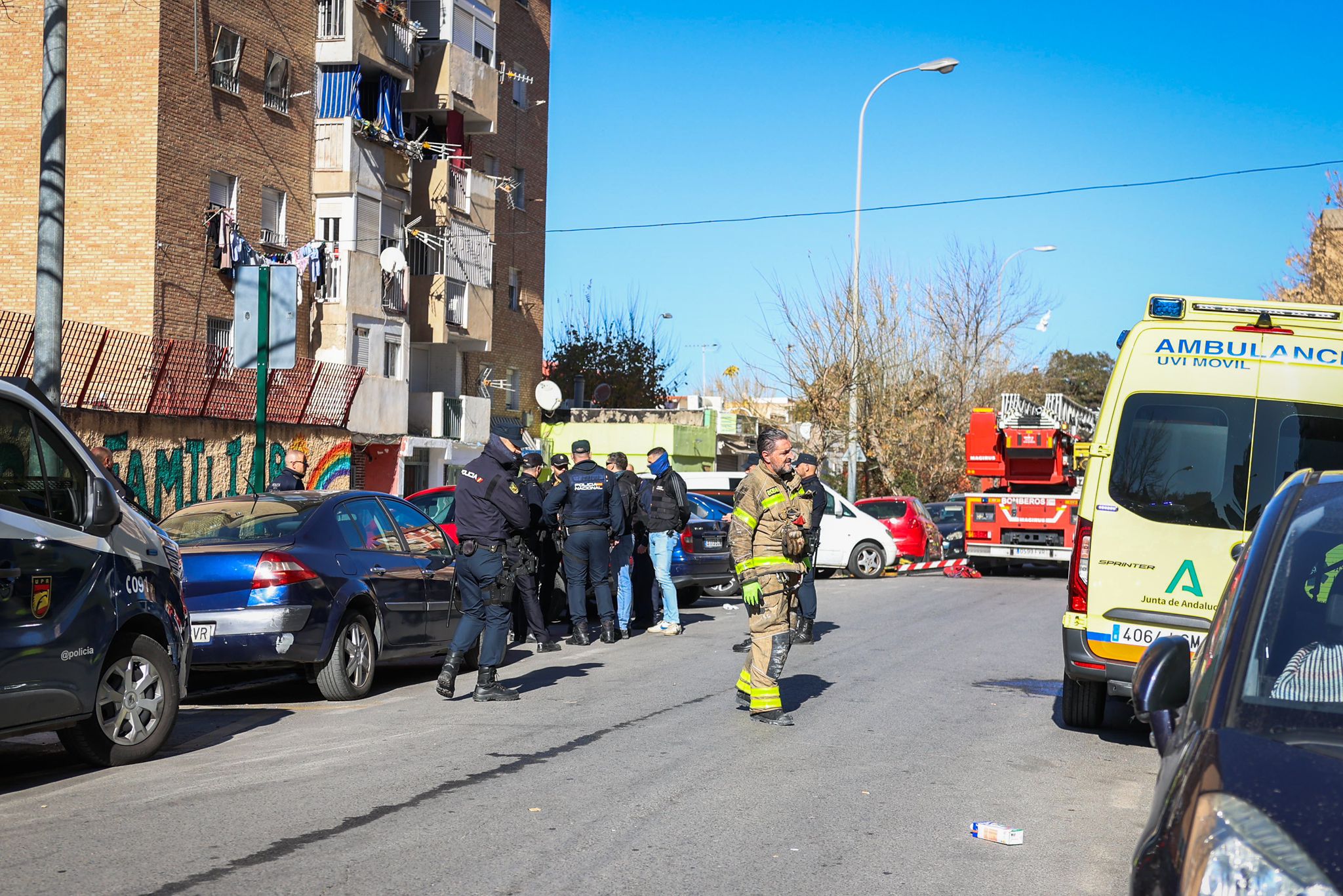 Las imágenes tras el incendio de Granada en el que ha muerto un bebé