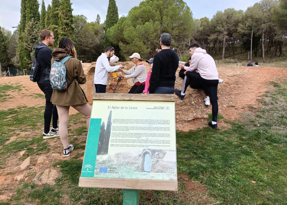 Imagen secundaria 1 - La maravillosa ruta de los paneles del Llano de la Perdiz