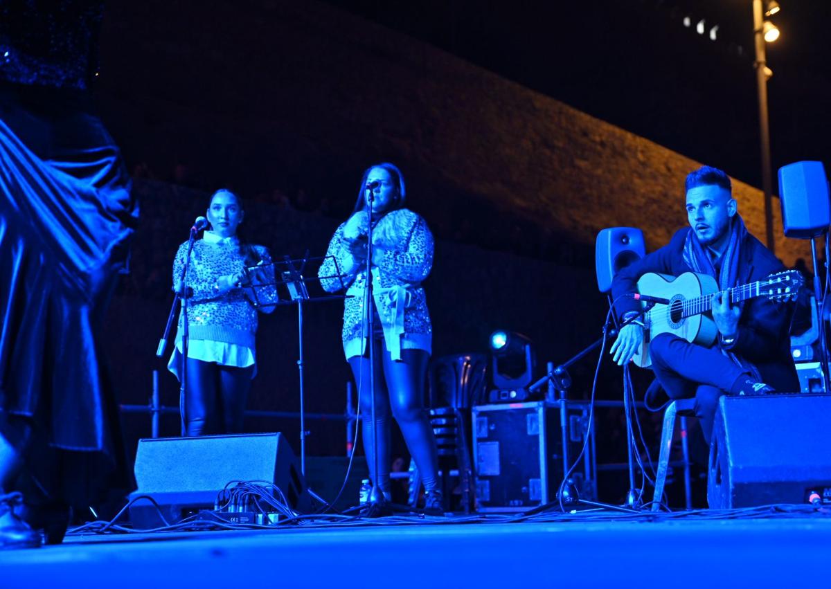 Imagen secundaria 1 - La Noche de las Candelas: el primer brindis de la Navidad desde el Mesón Gitano