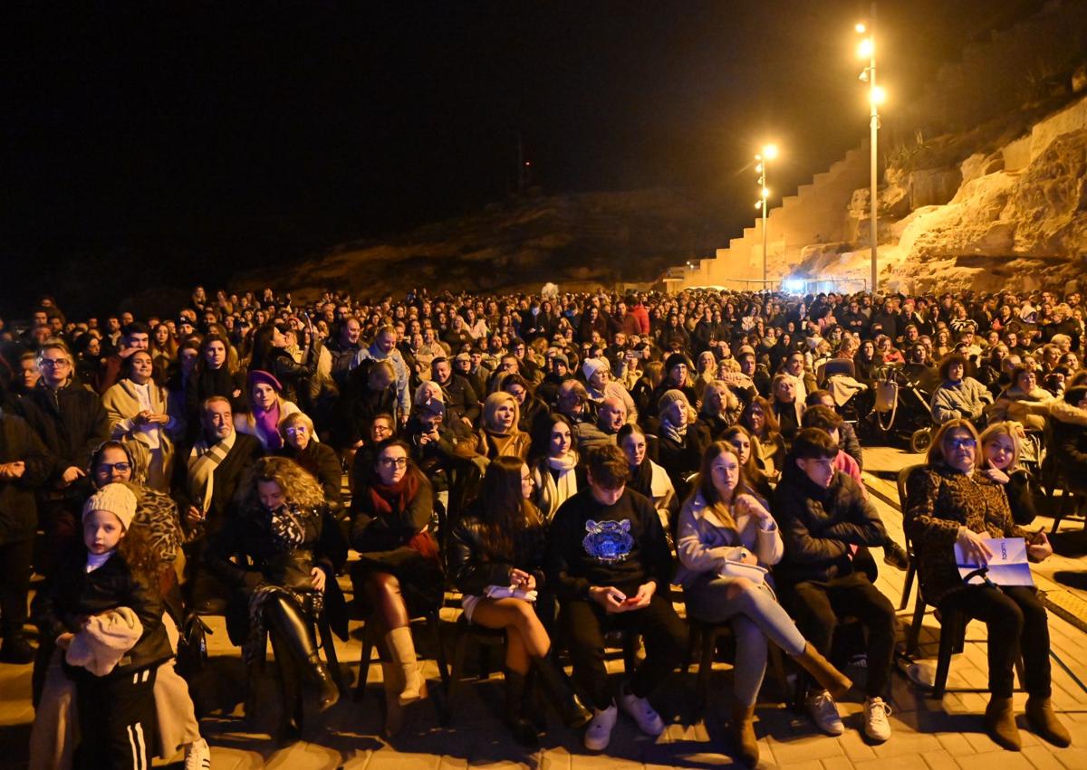 Imagen secundaria 1 - La Noche de las Candelas: el primer brindis de la Navidad desde el Mesón Gitano