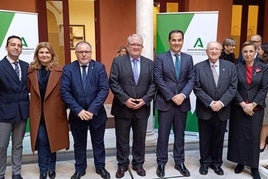 Autoridades y representantes del Consejo Andaluz de Colegios Oficiales de Graduados Sociales.