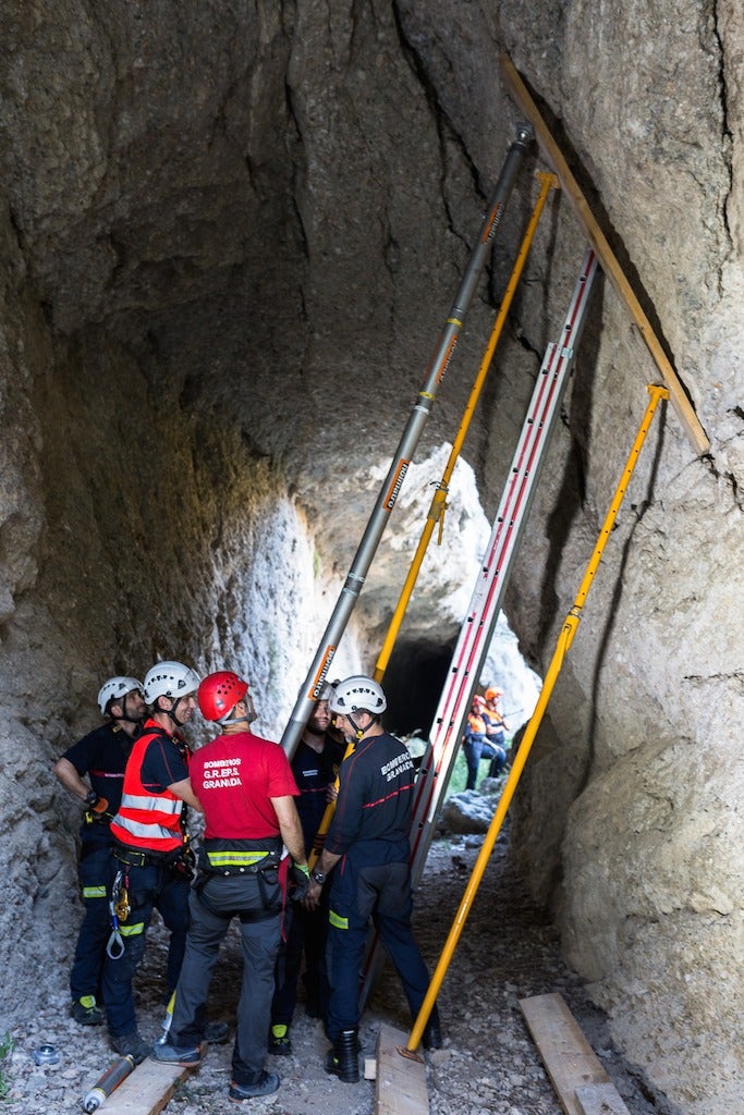 Bomberos de Granada: tres décadas de rescates y servicio