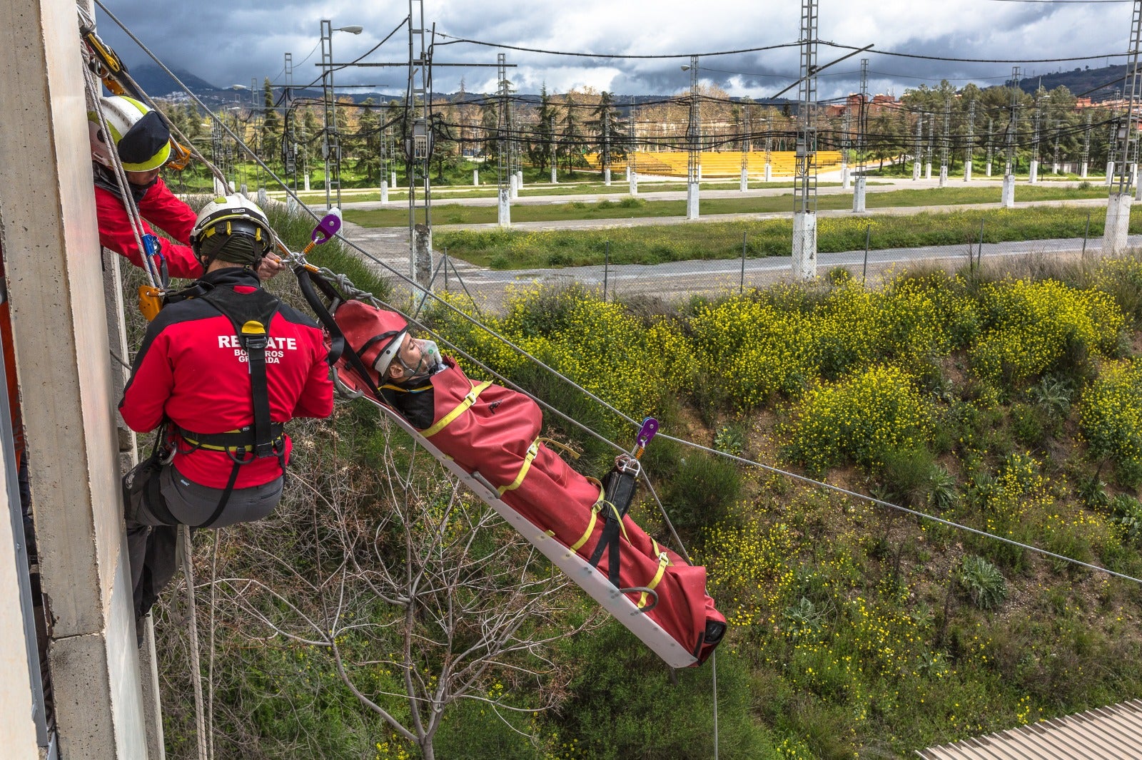 Bomberos de Granada: tres décadas de rescates y servicio