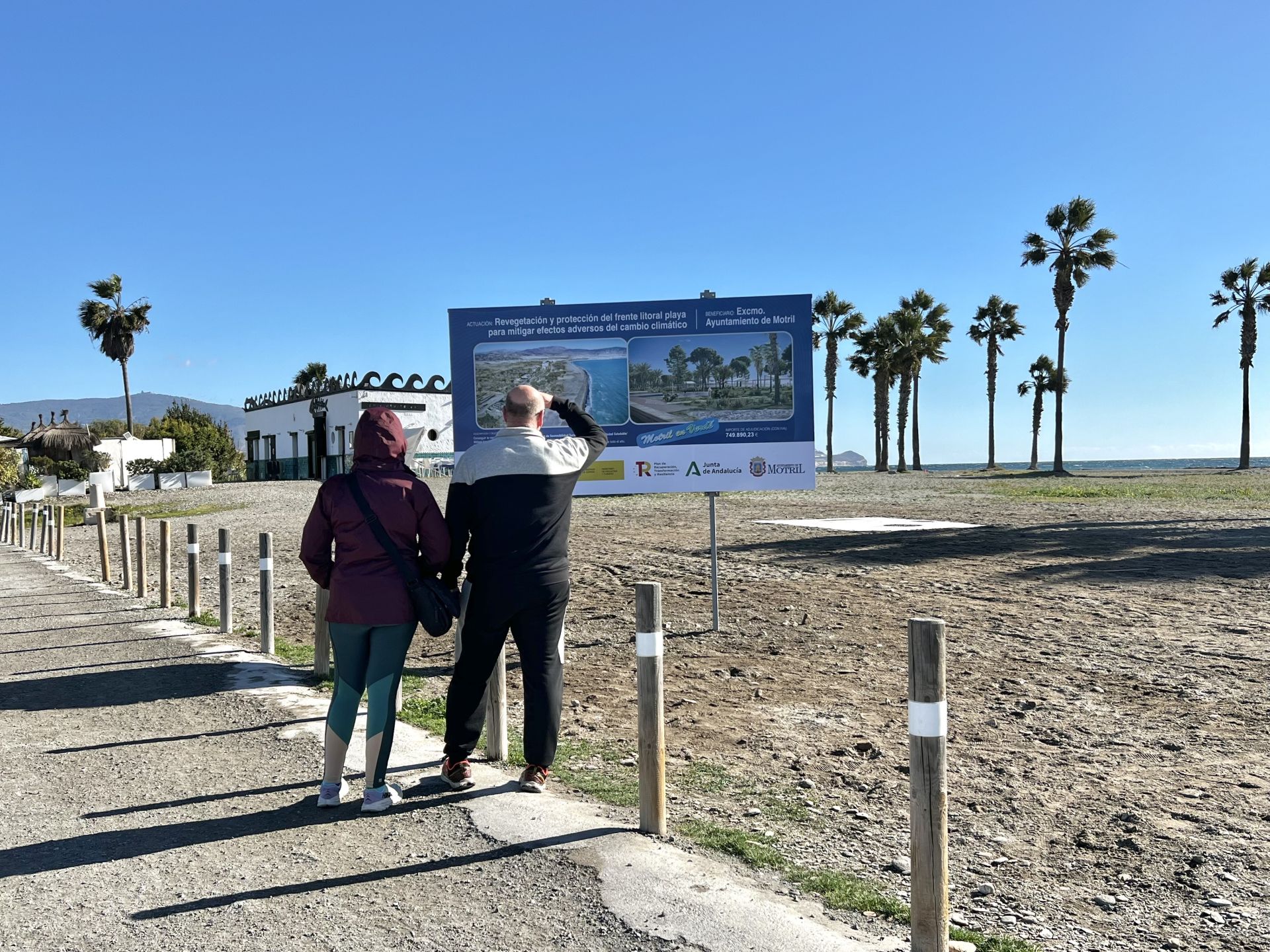 Cartel del corredor verde en Playa de Poniente.
