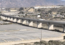 Viaductor sobre el río Andarax para el AVE a Almería.