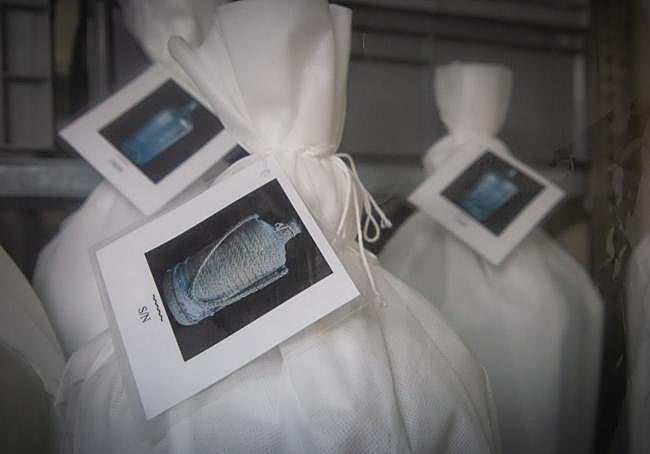 Etiquetas con fotos de los vidrios.