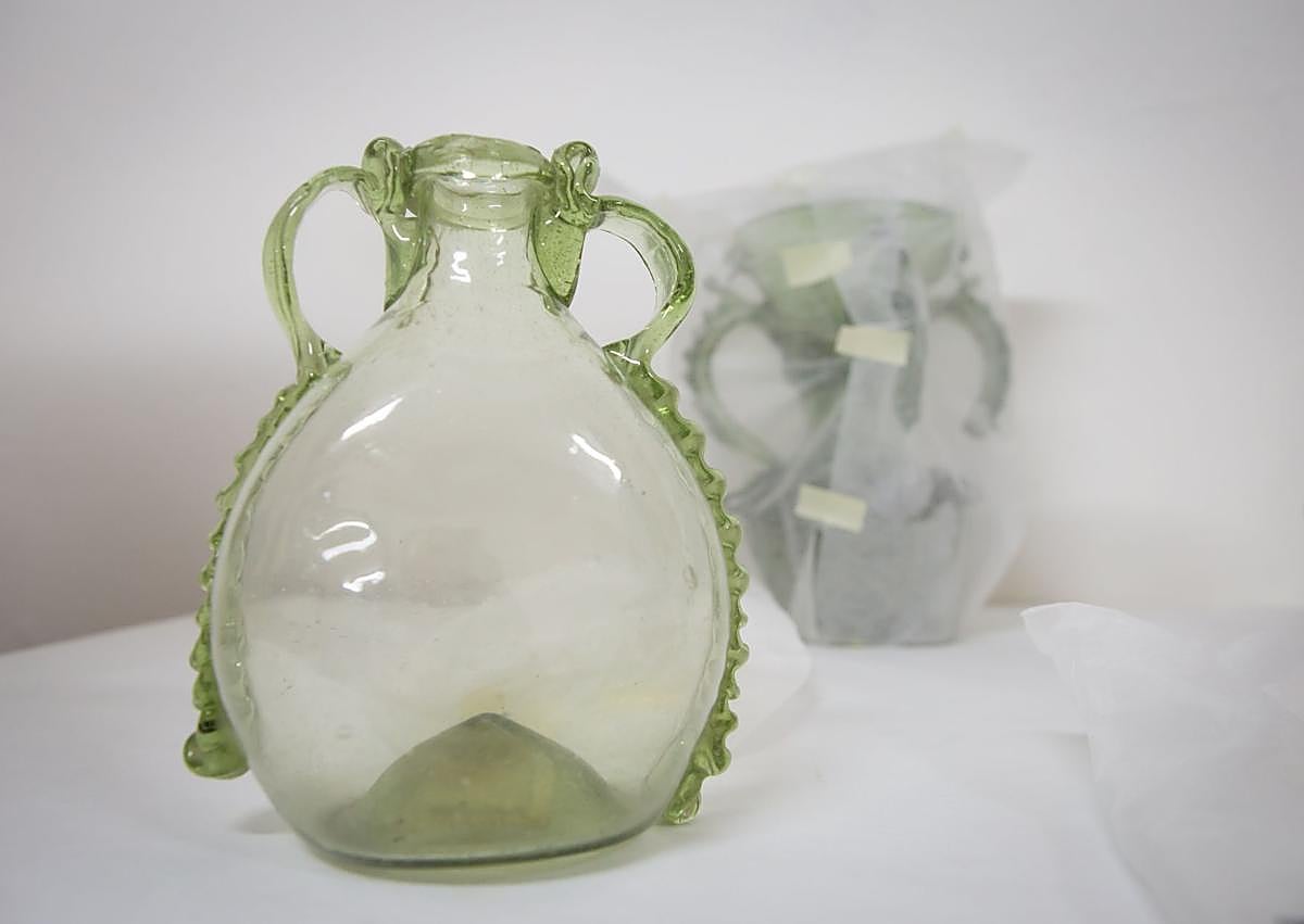 Imagen secundaria 1 - Vidrios de Castril que se conservan en el Arqueológico. 