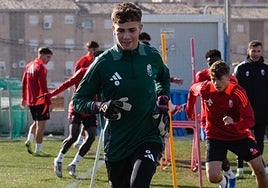 El portero Fran Árbol, en una sesión anterior esta temporada.