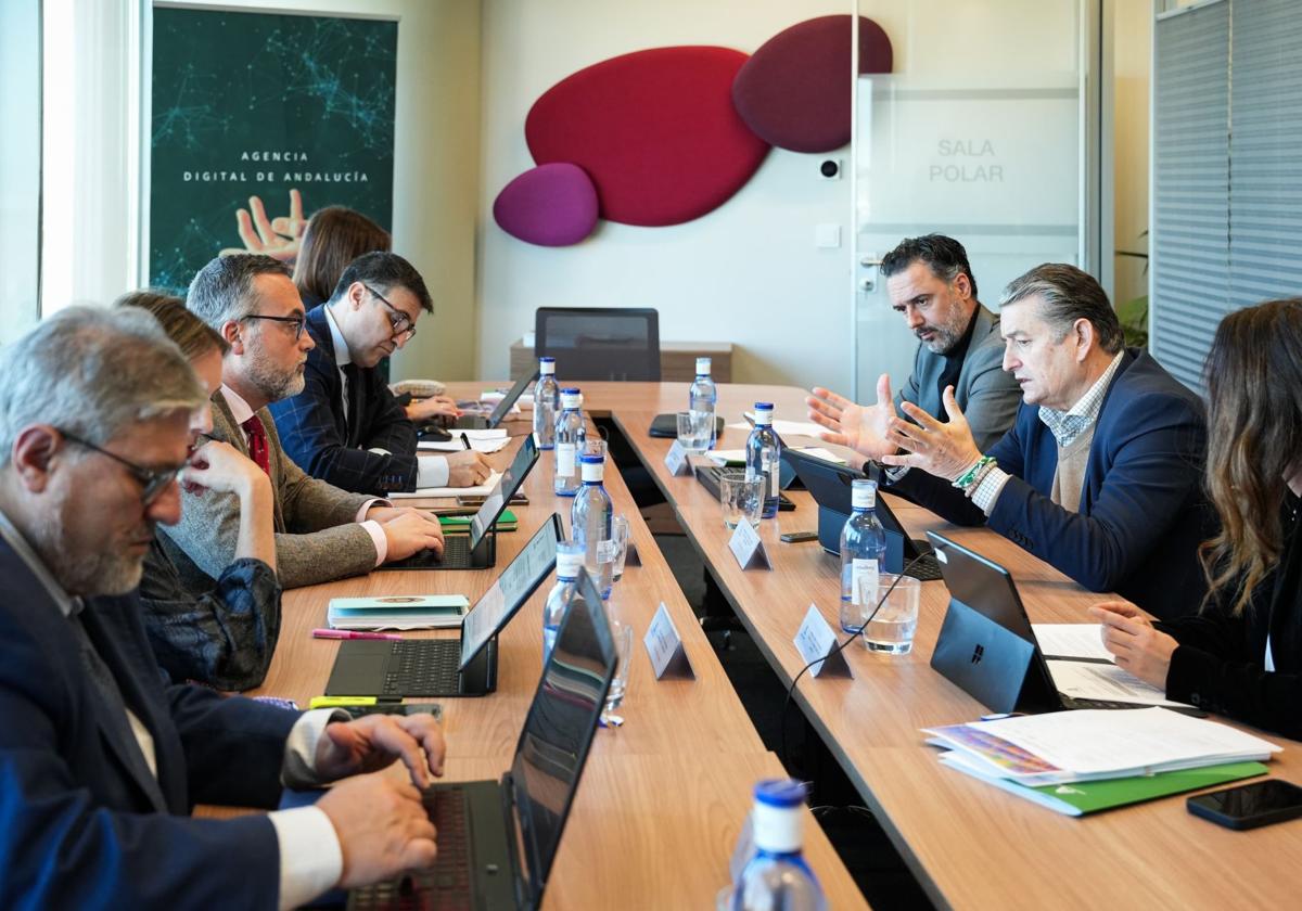 El Consejo Rector de la ADA celebró ayer su última reunión del año. i