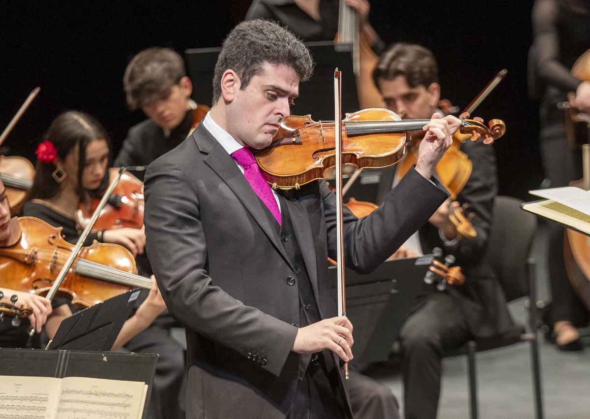 Imagen secundaria 1 - La Orquesta de la Fundación Barenboim-Said comparte su talento y precisión técnica en su concierto en el Auditorio