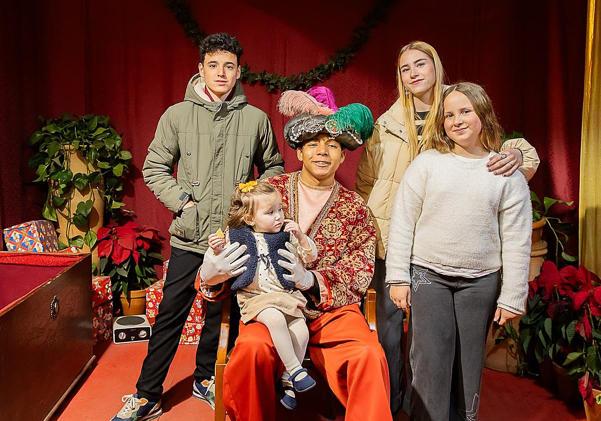 Imagen principal - Los Reyes Magos ultiman los preparativos desde Oriente