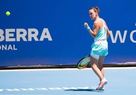 La granadina Nuria Párrizas celebra un punto en Canberra.