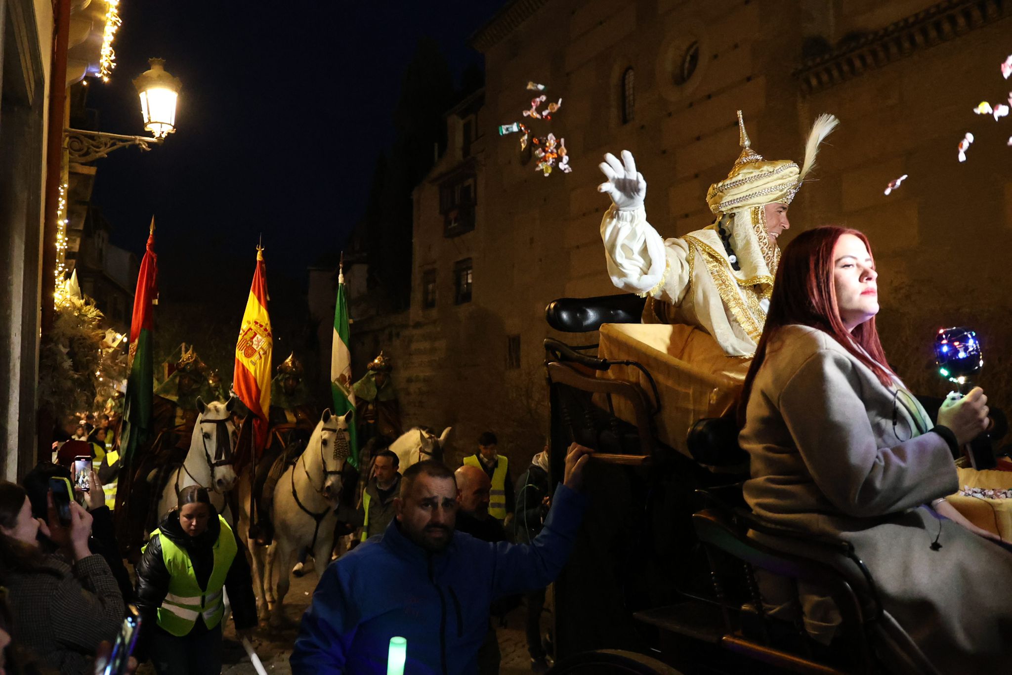 Las imágenes que no has visto de la cabalgata del Heraldo en Granada