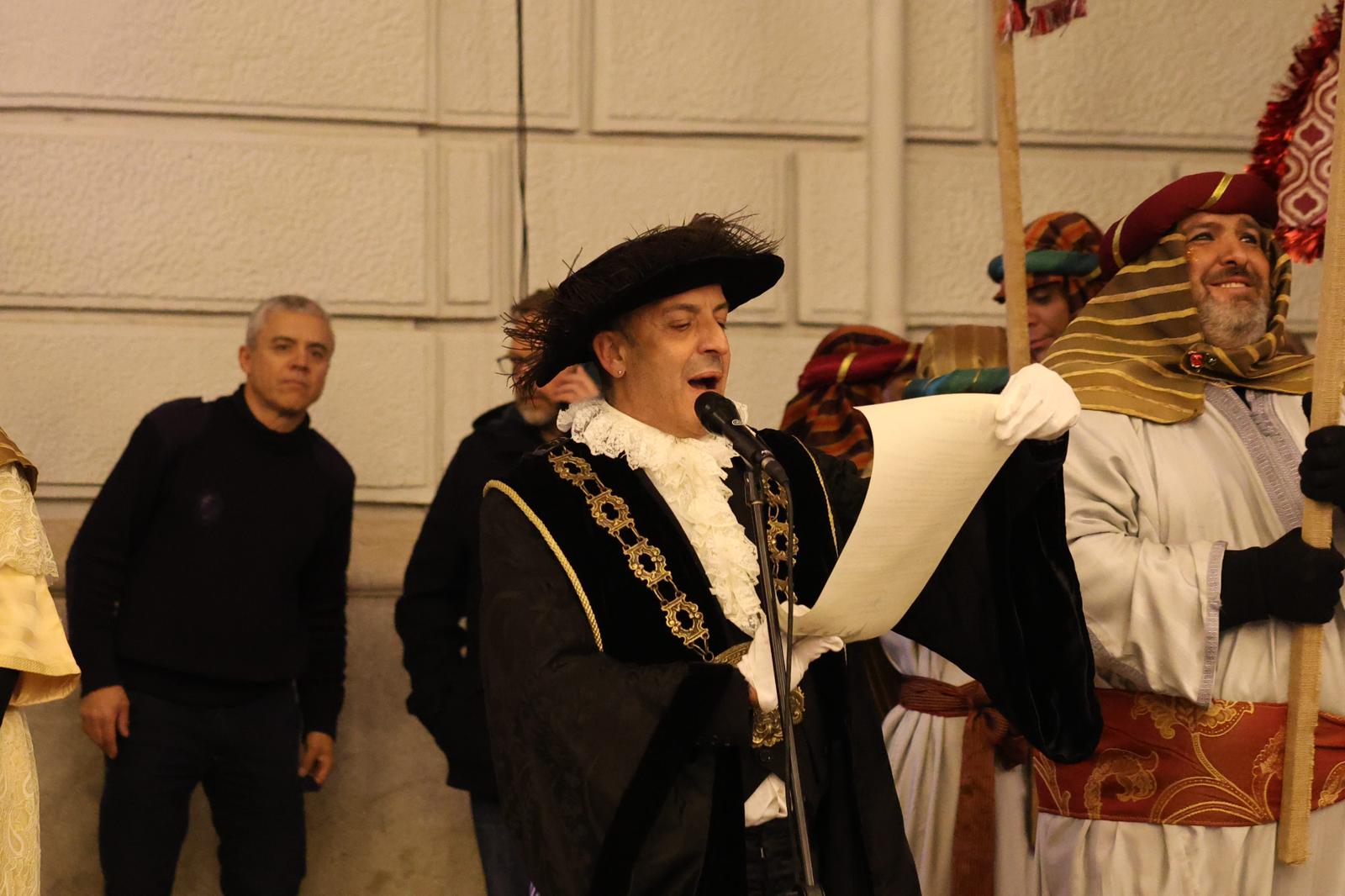 Las imágenes que no has visto de la cabalgata del Heraldo en Granada