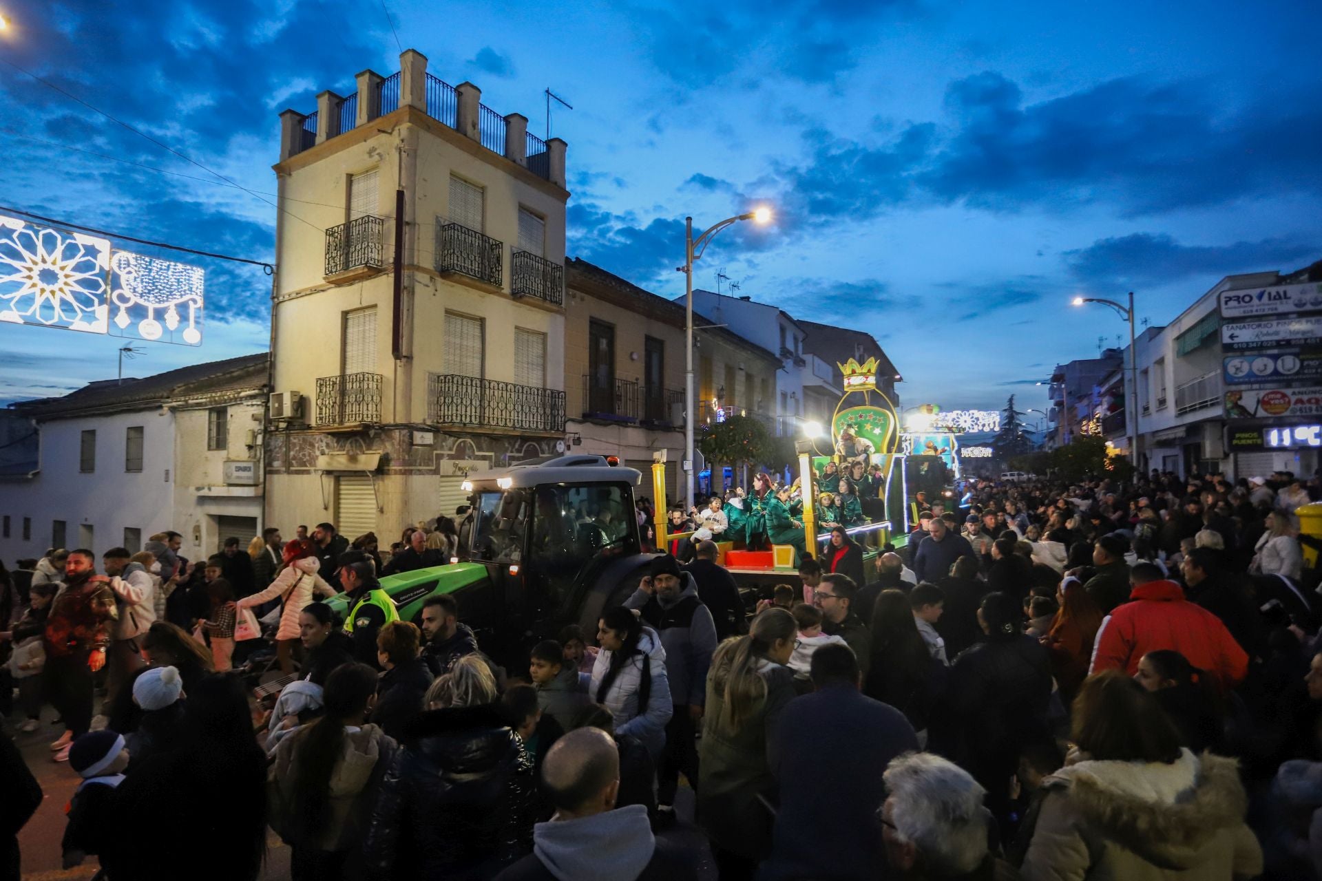 Las mejores imágenes de la cabalgata de los Reyes Magos en Pinos Puente