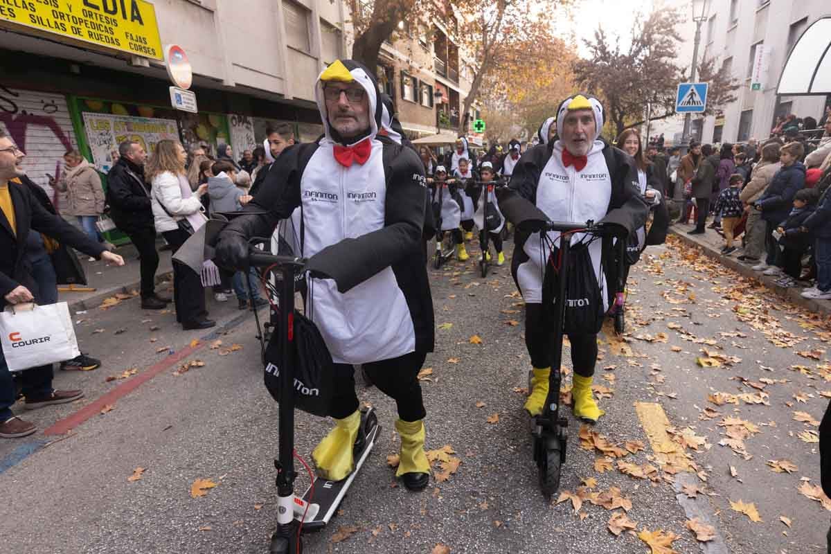 Encuéntrate en la Cabalgata de Reyes de Granada: las fotos de padres, madres e hijos