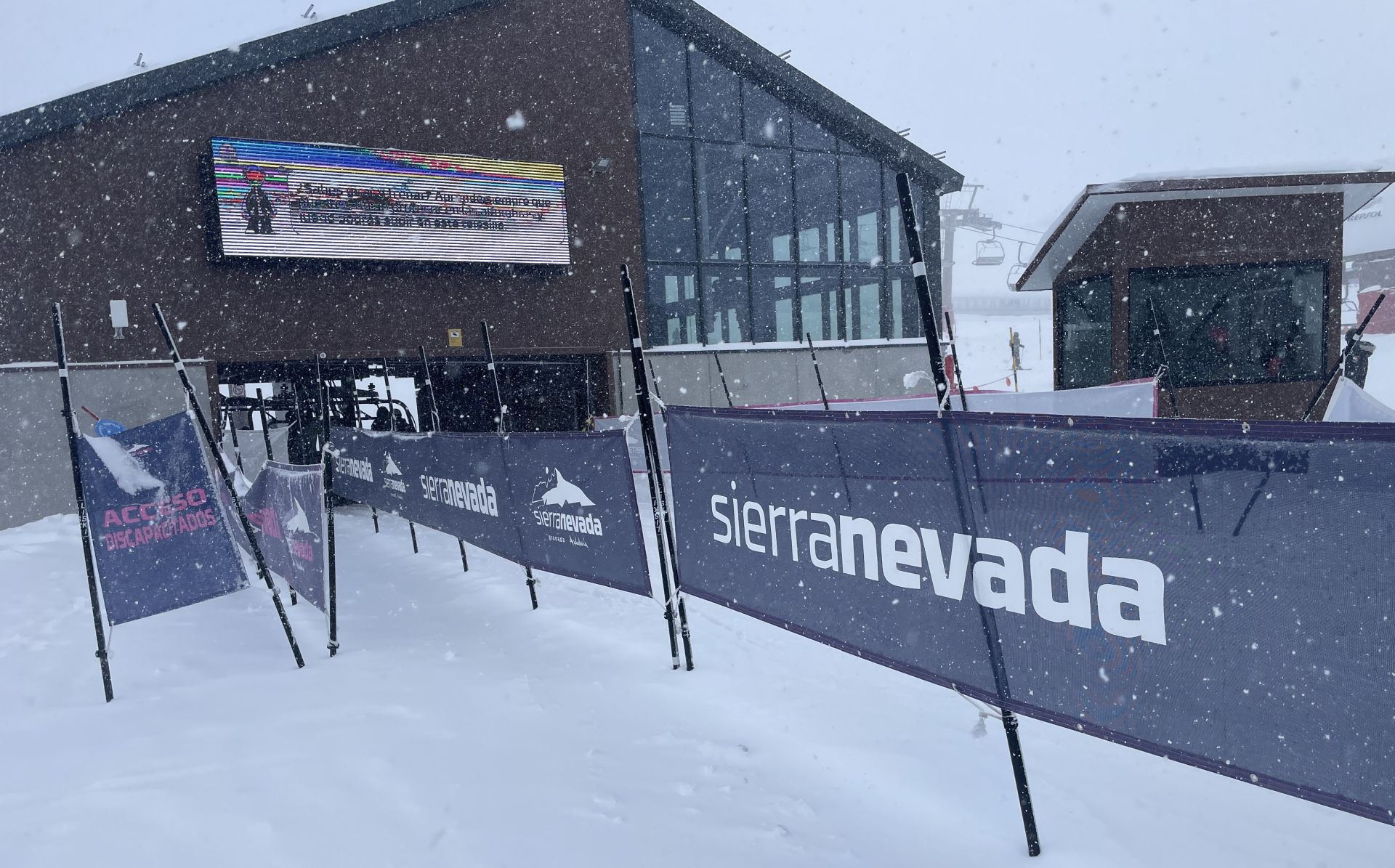 Así ha amanecido la Sierra con la nevada del Día de Reyes