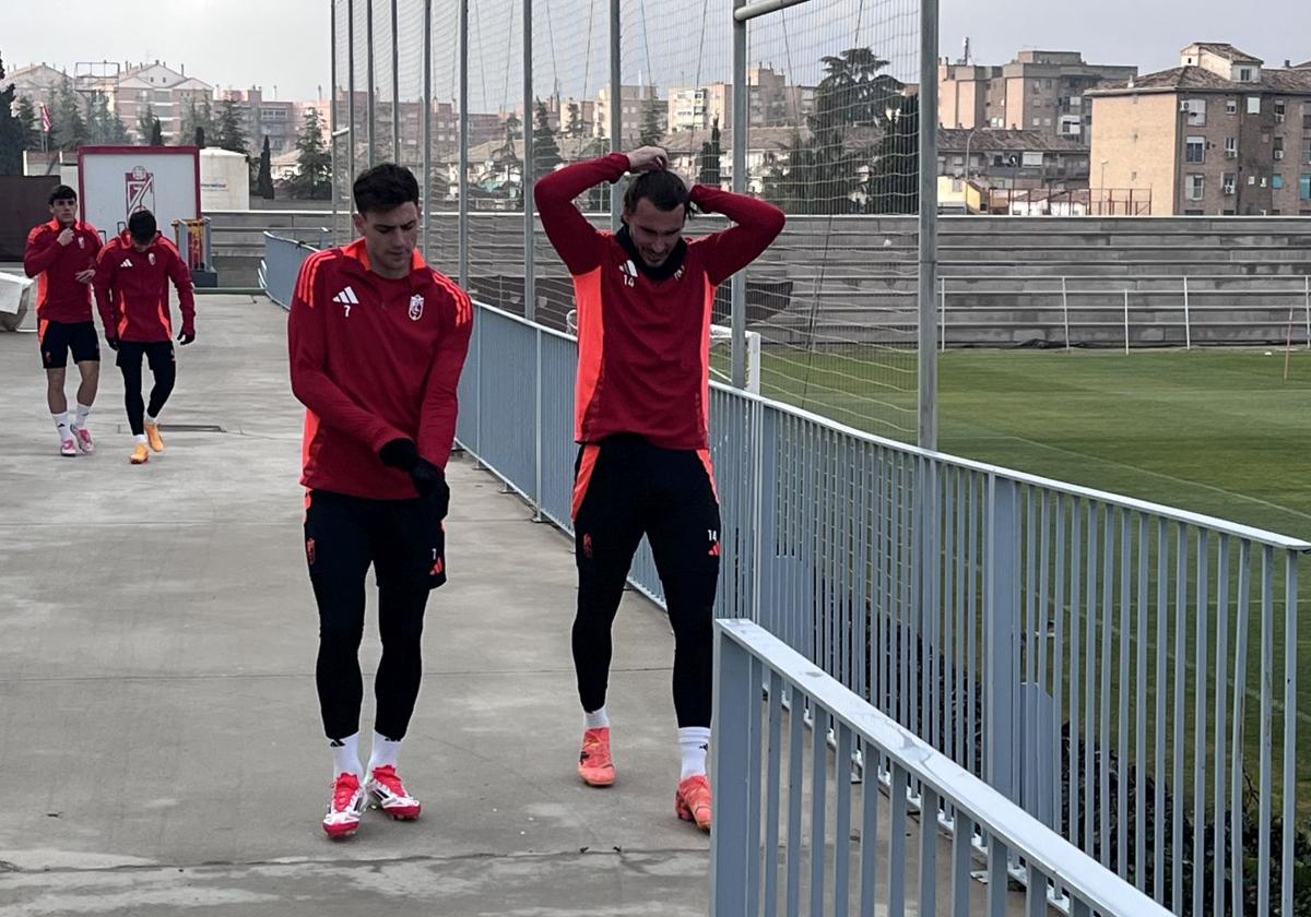 Lucas Boyé sale a entrenar con Ignasi Miquel.