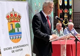 El alcalde de Viator, Manuel Flores Malpica, en la presentación del premio.