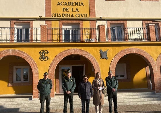 Visita del presidente de la Diputación a la Academia de la Guardia Civil de Baeza.