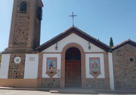 Fachada de la iglesia de la Inmaculada Concepción de El Centenillo