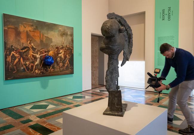 Las obras de Picasso y Koons se pueden ver en la sala primera del Museo de Bellas Artes.